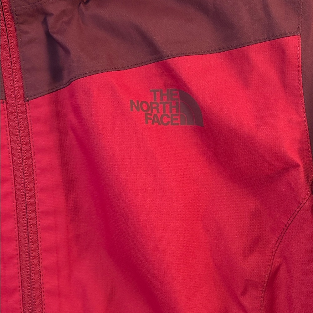 The North Face raincoat rain jacket women’s size medium burgundy maroon gorpcore - Picture 2 of 7